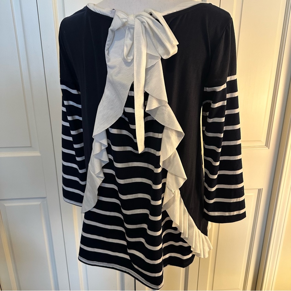 ⚓️ Cruise ready UMGEE top with the cutest back! 🛳️